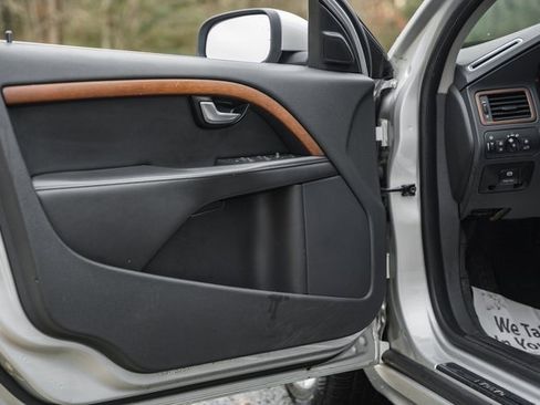 Used 2010 Volvo S80 3.2 image 32