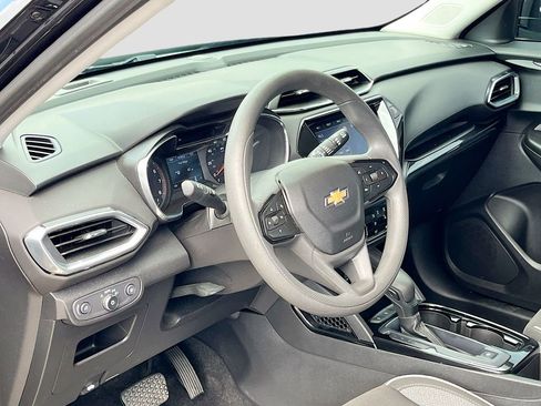 Used 2021 Chevrolet TrailBlazer LT w/ Convenience Package image 9