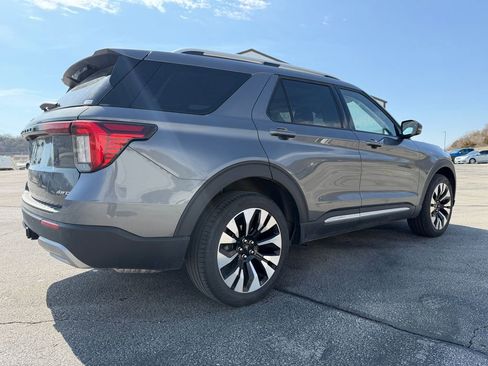 Used 2025 Ford Explorer Platinum w/ LUX Leather Package image 7