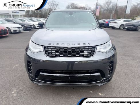 Used 2024 Land Rover Discovery Dynamic SE image 1
