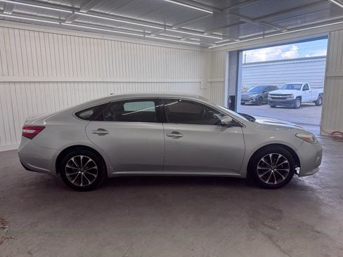 Used 2016 Toyota Avalon XLE FWD image 4