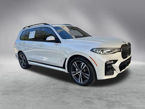 Used 2022 BMW X7 xDrive40i w/ M Sport Package AWD/4WD image 2