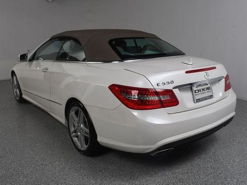Used 2011 Mercedes-Benz E 550 Cabriolet image 23