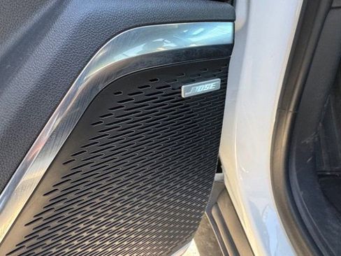 Used 2025 GMC Acadia Elevation AWD/4WD image 30