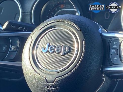 Used 2019 Jeep Wrangler Unlimited Sahara image 14