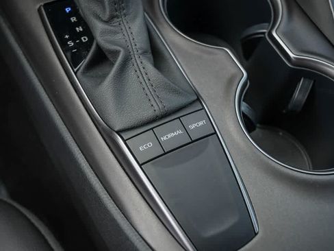 Used 2024 Toyota Camry SE FWD image 20