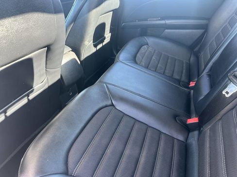 Used 2017 Ford Fusion SE w/ Equipment Group 201A image 4