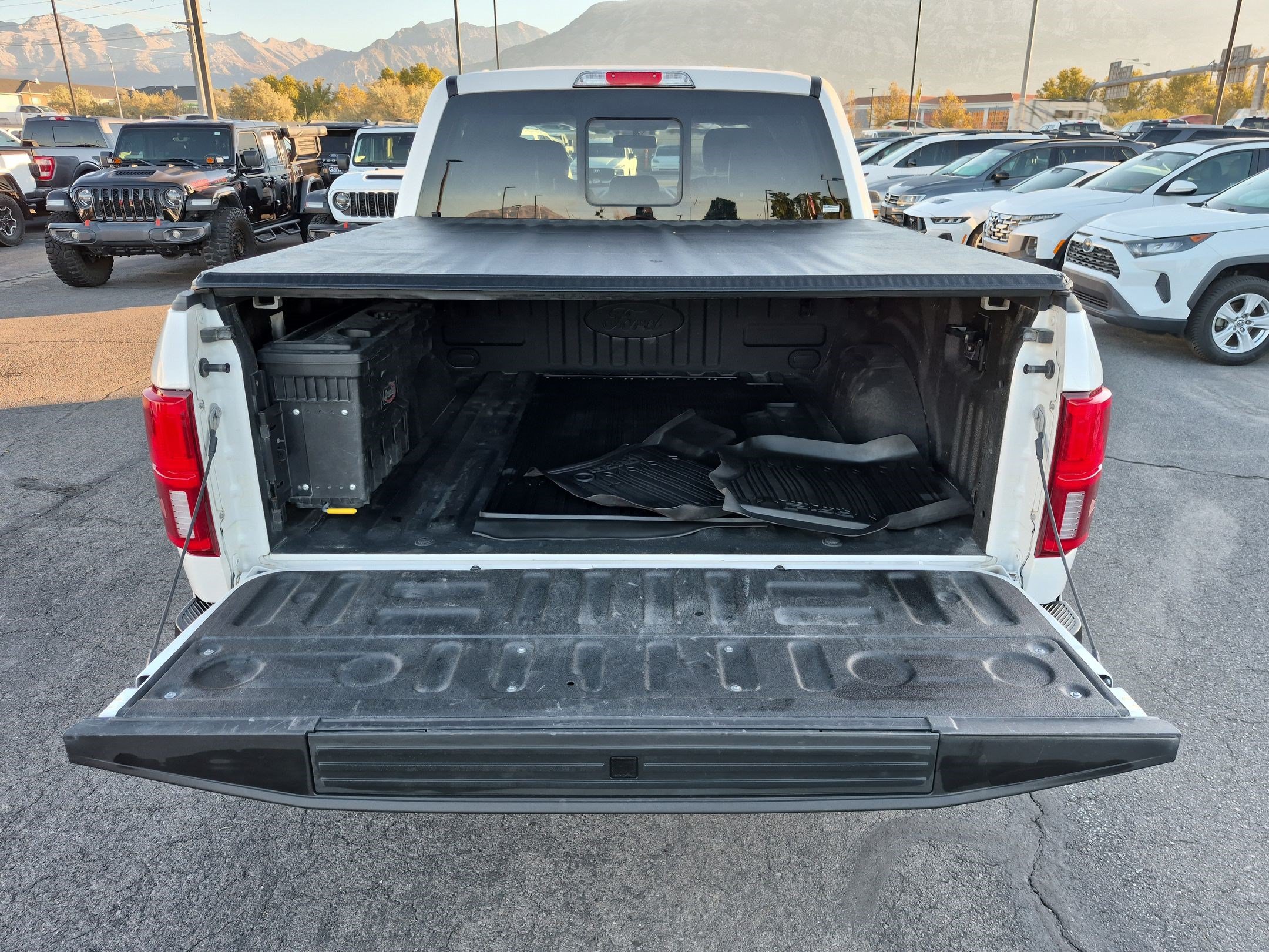 Used 2018 Ford F150 Lariat w/ Equipment Group 502A Luxury AWD/4WD image 32