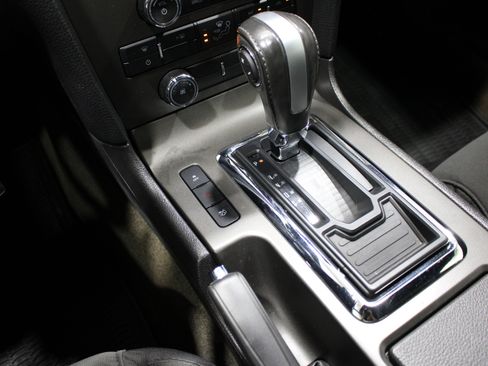Used 2013 Ford Mustang Coupe RWD image 16