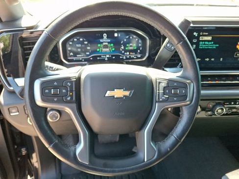 Used 2022 Chevrolet Silverado 1500 LT AWD/4WD image 13