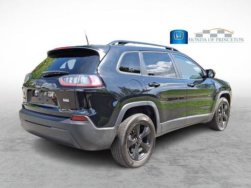 Used 2019 Jeep Cherokee Latitude Plus AWD/4WD image 4