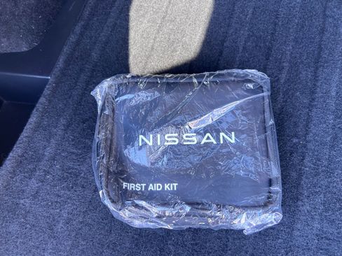 Used 2024 Nissan Rogue S FWD image 13