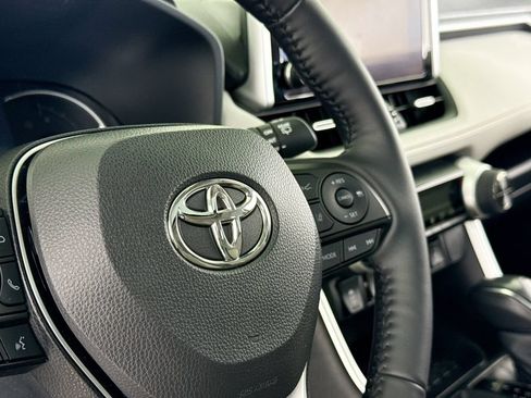 Used 2025 Toyota RAV4 XLE Premium w/ Weather Package AWD/4WD image 19