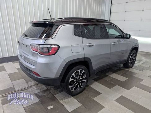 Used 2023 Jeep Compass Limited w/ Sun and Sound Group AWD/4WD image 4