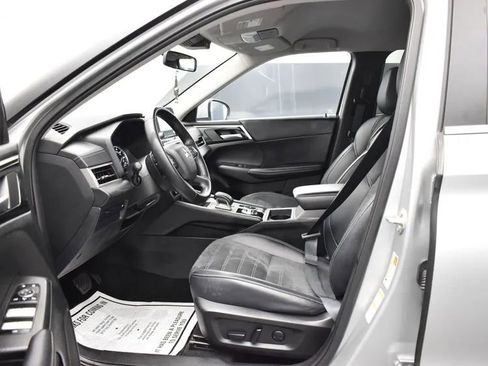 Used 2024 Mitsubishi Outlander FWD image 14