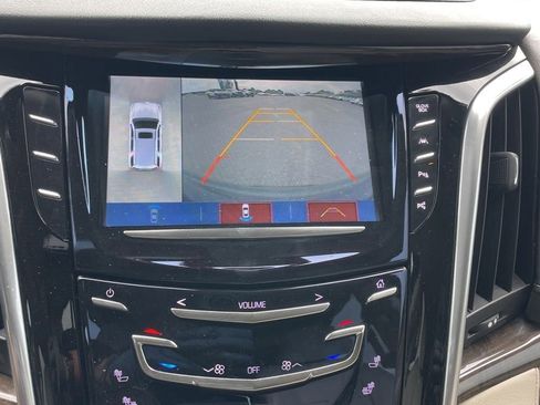 Used 2020 Cadillac Escalade Premium Luxury AWD/4WD image 9