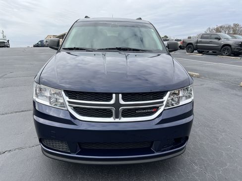 Used 2020 Dodge Journey SE image 3