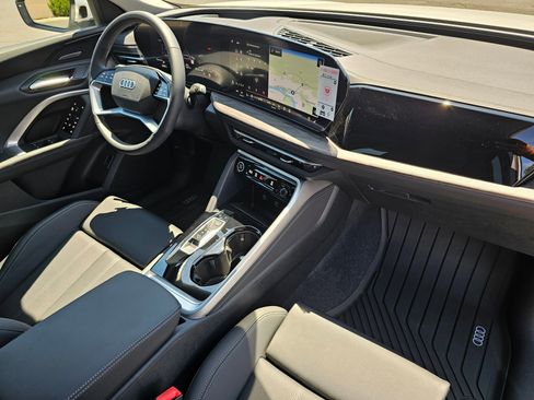 New 2025 Audi Q5 Premium Plus image 15