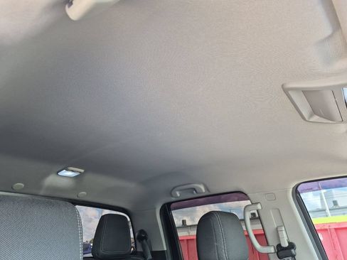 Used 2022 Nissan Frontier SV AWD/4WD image 16