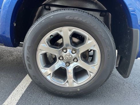 Used 2018 RAM 1500 Laramie AWD/4WD image 10