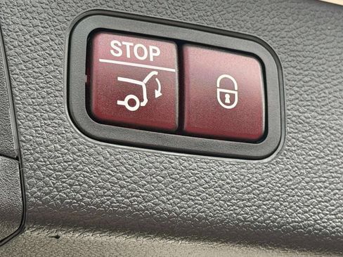 Used 2020 Mercedes-Benz GLC 300 4MATIC image 8