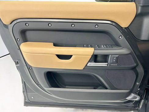 New 2026 Land Rover Defender 110 X-Dynamic SE AWD/4WD image 23
