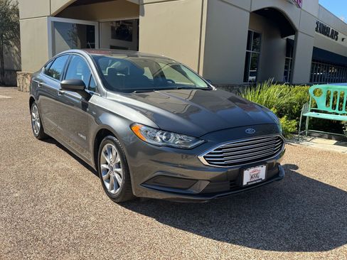 Used 2017 Ford Fusion S image 6