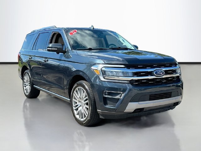 Used 2022 Ford Expedition Limited AWD/4WD image 2
