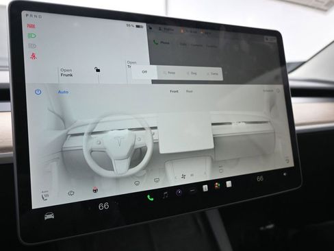 Used 2023 Tesla Model 3 Standard Range image 13