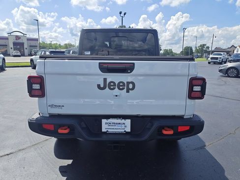 Used 2023 Jeep Gladiator Mojave w/ LED Lighting Group AWD/4WD image 4