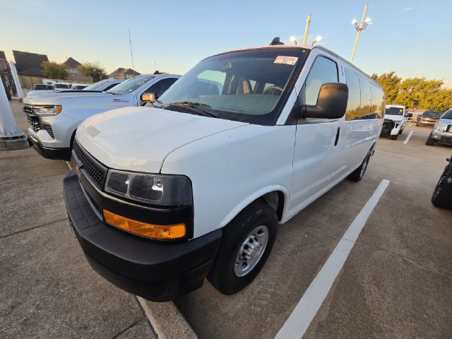 Used 2025 Chevrolet Express 3500 LS RWD image 3