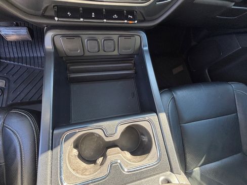 Used 2018 Chevrolet Silverado 1500 LT w/ Texas Edition image 6