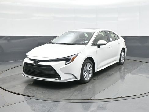 New 2026 Toyota Corolla XLE image 3