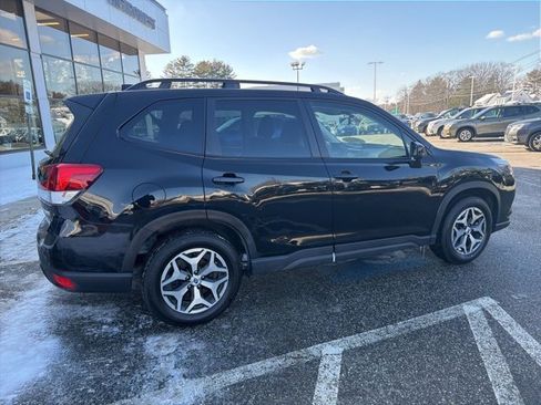 Used 2023 Subaru Forester Premium image 8