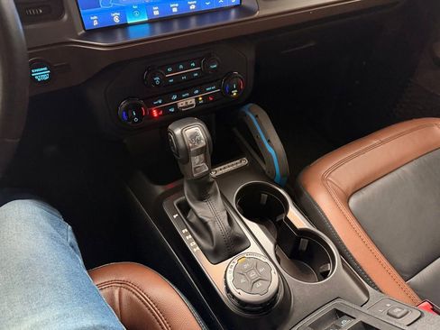 Used 2022 Ford Bronco Outer Banks image 19