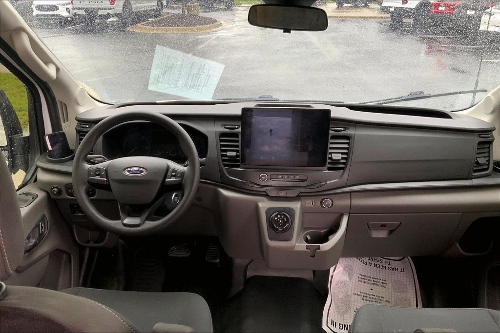 Used 2023 Ford E-Transit Medium Roof RWD image 10