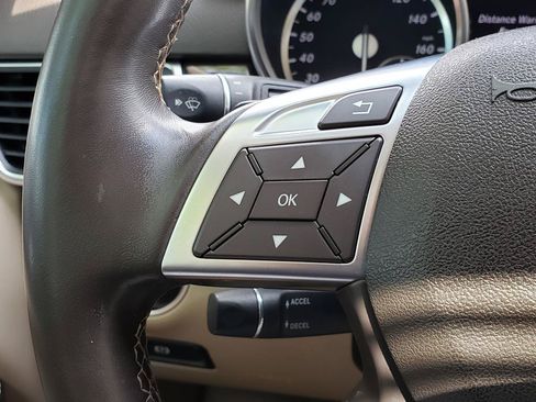 Used 2014 Mercedes-Benz ML 350 4MATIC image 19