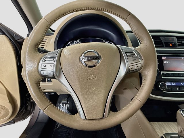 Used 2016 Nissan Altima 2.5 SL w/ Moonroof Package FWD image 12