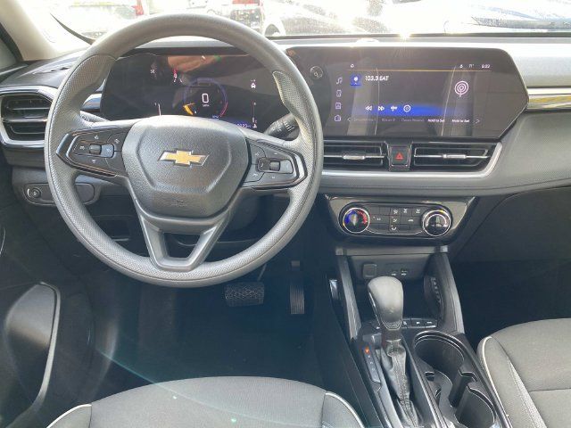 Used 2025 Chevrolet TrailBlazer LT AWD/4WD image 8