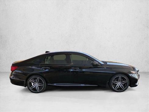Used 2021 Honda Accord Touring image 4