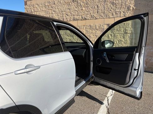 New 2026 Land Rover Discovery Sport Landmark image 14