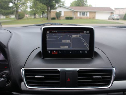 Used 2015 MAZDA MAZDA3 s Grand Touring image 27