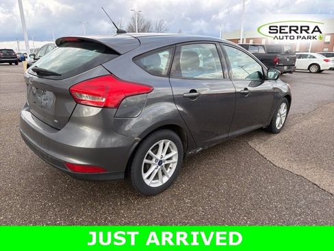 Used 2018 Ford Focus SE image 3