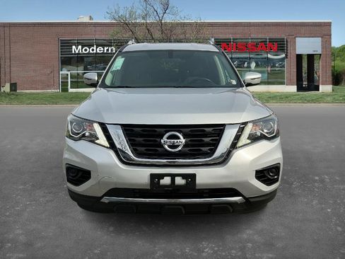 Used 2019 Nissan Pathfinder S image 6