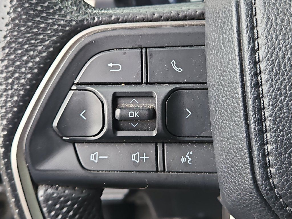 Used 2024 Toyota Tacoma TRD Off-Road AWD/4WD image 25