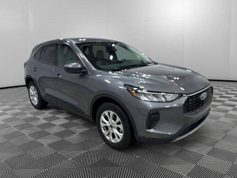 Certified 2024 Ford Escape Active w/ Cold Weather Package FWD image 2