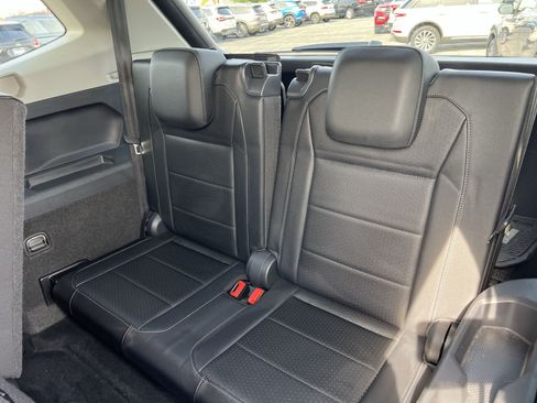Used 2020 Volkswagen Tiguan SE AWD/4WD image 24