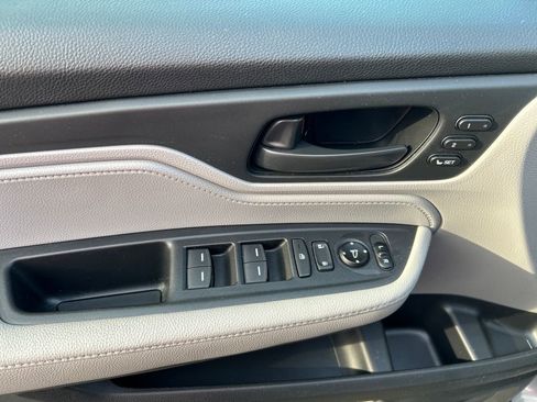 Used 2018 Honda Odyssey EX-L image 22