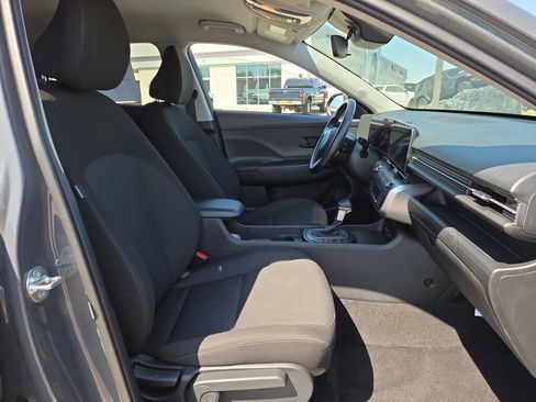 Used 2025 Hyundai Kona SEL FWD image 15