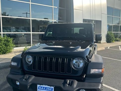 Used 2024 Jeep Wrangler Sport AWD/4WD image 2